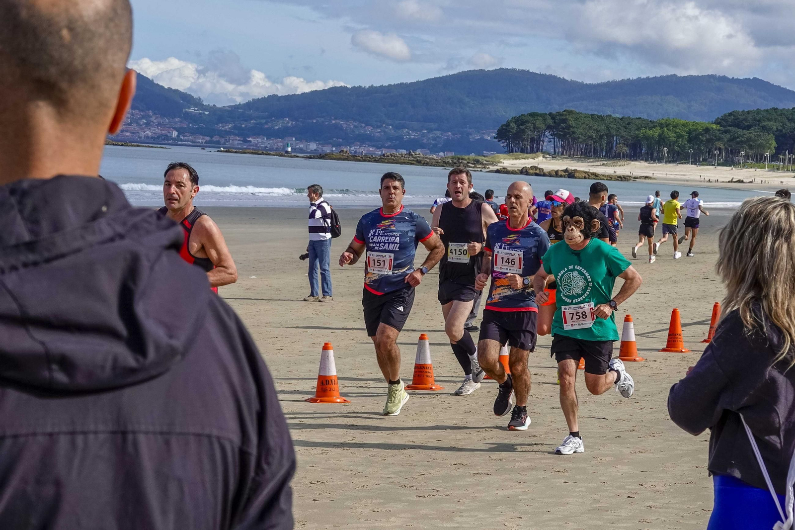 Galería | 1.000 corredores inundan Samil
