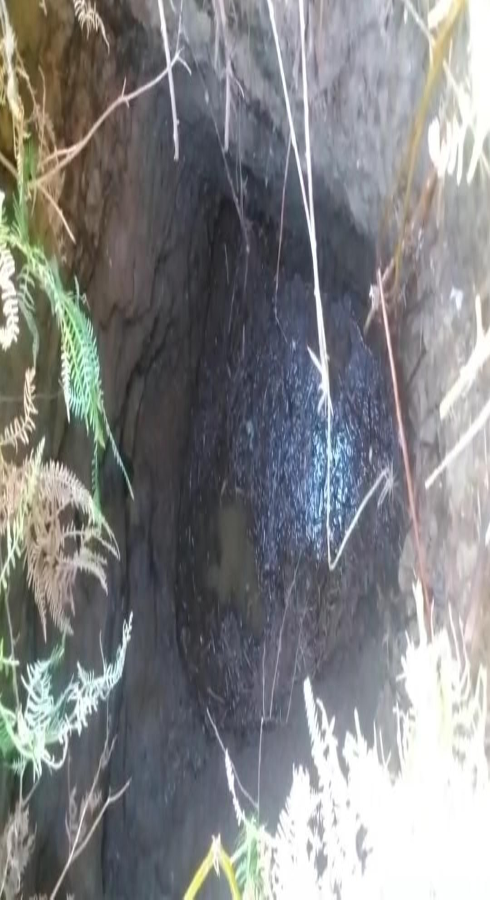 Imagen del pozo donde fue rescatada la mujer, en Castrelo de Miño