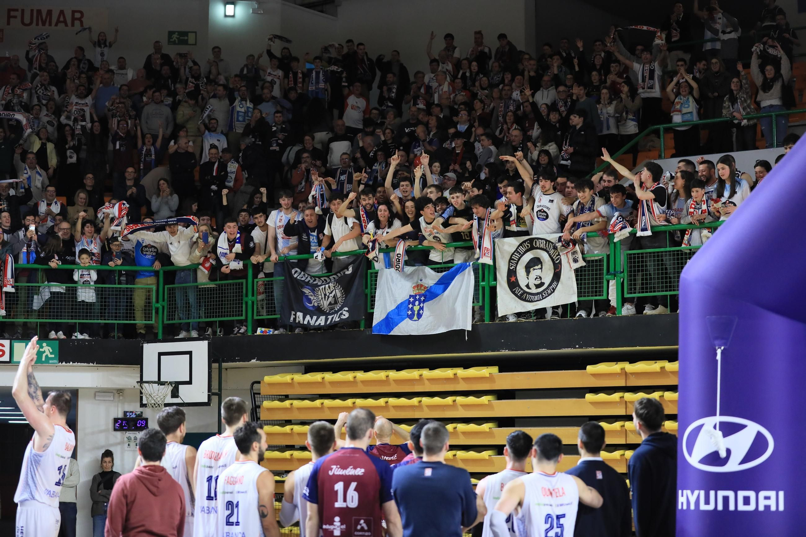 Galería | El Pazo, a reventar para el derbi COB-Obradoiro