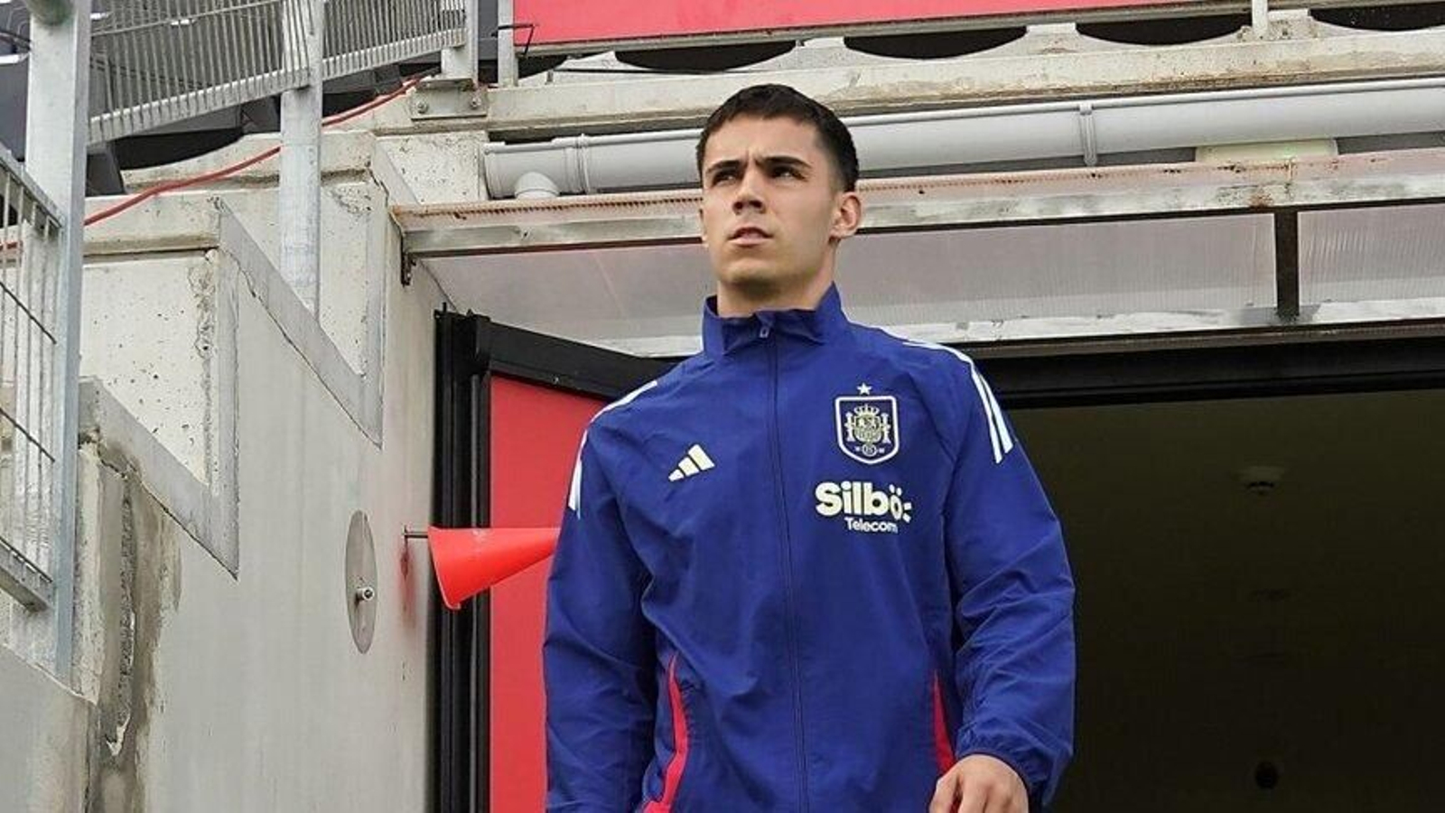 Hugo Sotelo volvió a ser suplente con la sub-21, pero disputó los últimos 33 minutos del partido.