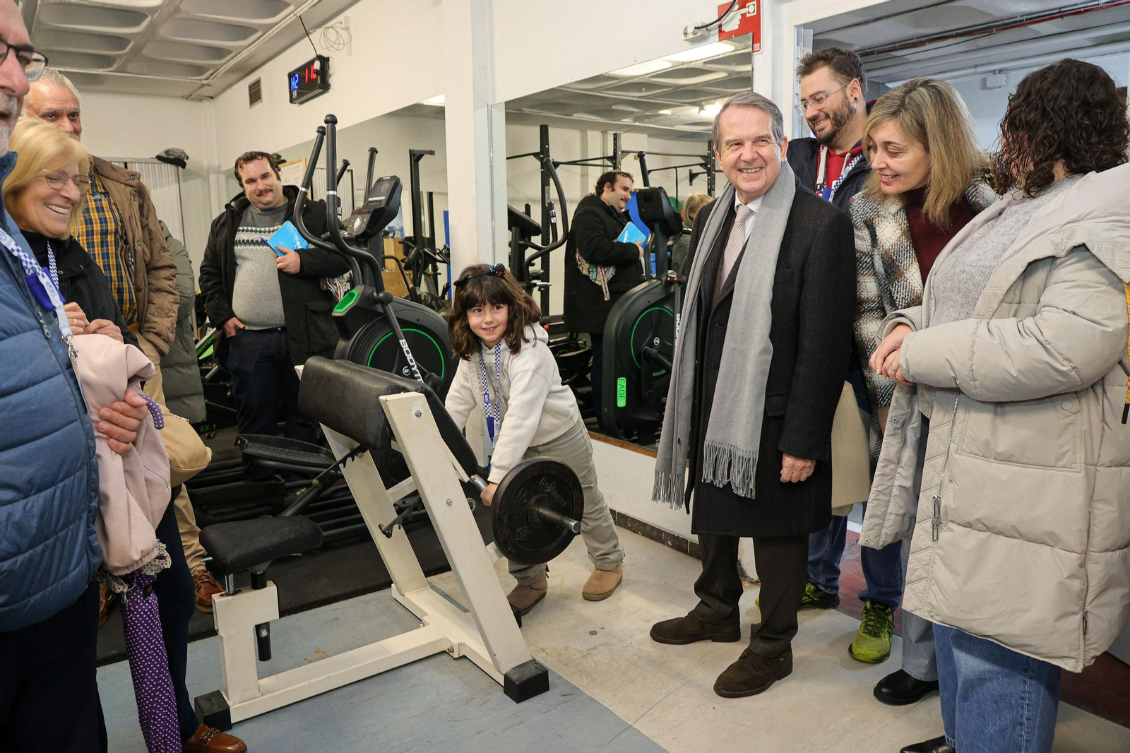 Galería | Niños y mayores descubren el trabajo de la Policía Local de Vigo