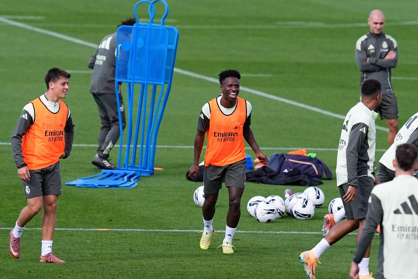 Vinícius en el entrenamiento de ayer realizado por el Real Madrid.