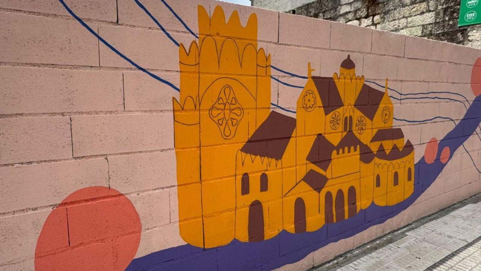 La iglesia de la Vera Cruz en el mural sobre patrimonio.