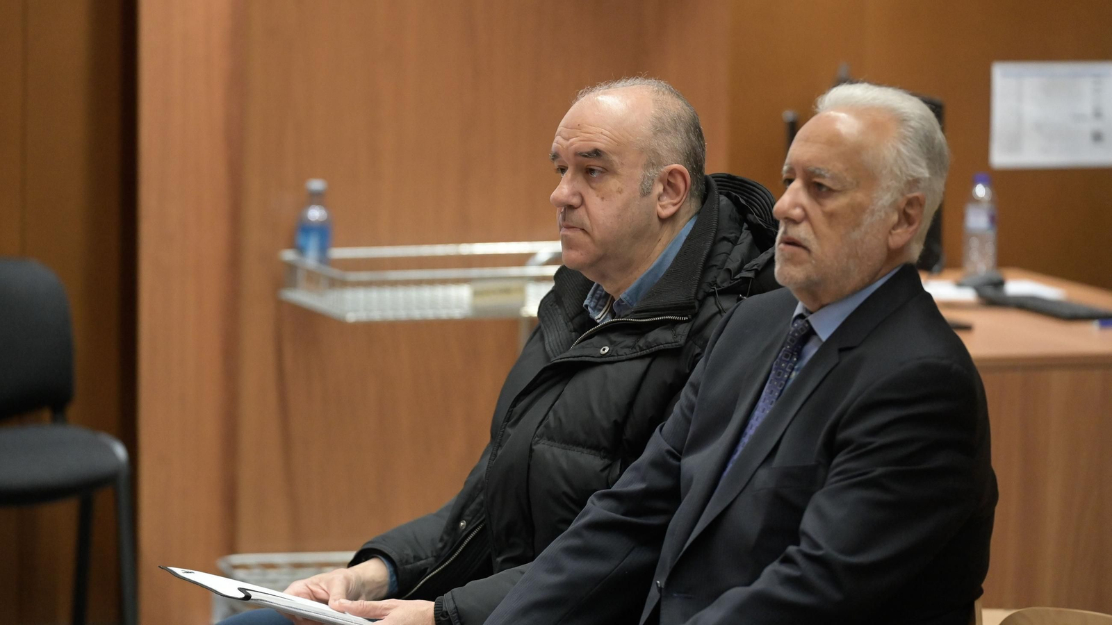 Manuel Reija y Miguel Reija, lotero y exdelegado provincial de Loterías y Apuestas del Estado acusados de quedarse con un boleto de una Primitiva millonaria y juzgados por estafa y blanqueo de capitales