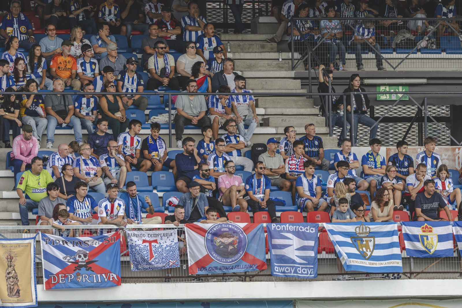 Galería | O Couto disfruta con el estreno de la UD Ourense en Primera Federación, en fotos