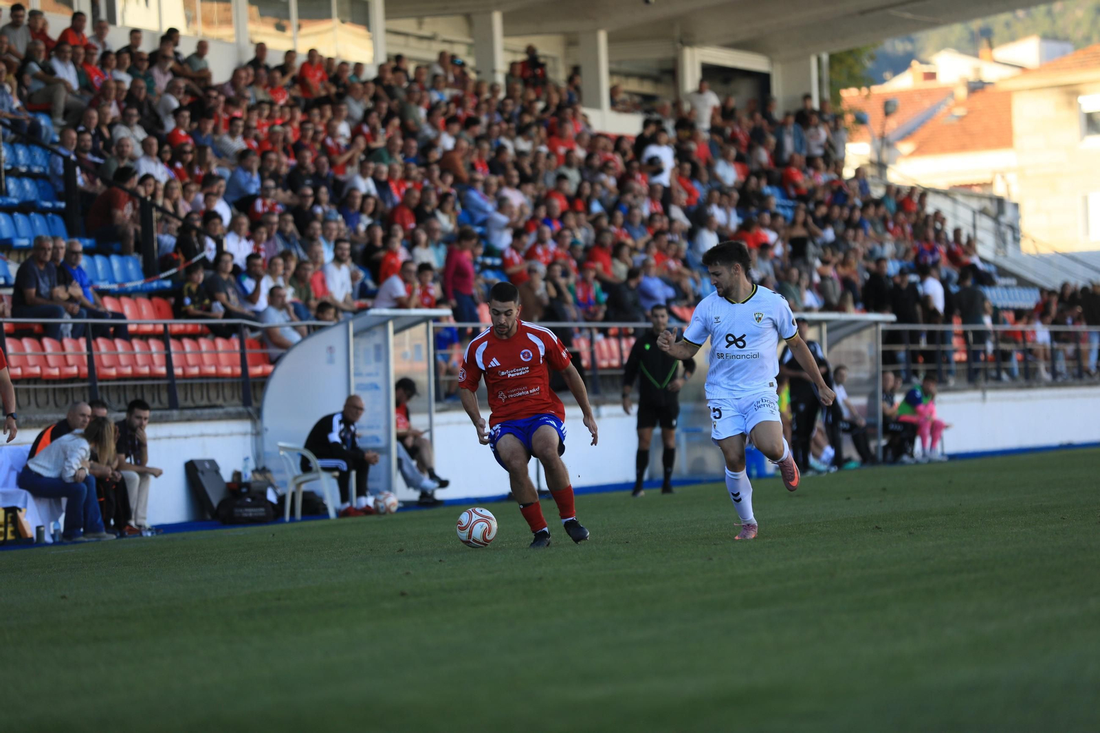 Galería | O Couto vibra con la primera victoria de la UD Ourense