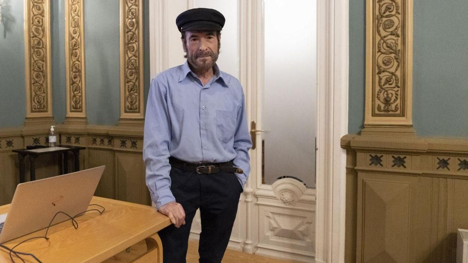 El pintor Diego de Giráldez, ayer en la charla en la Casa Galega da Cultura.