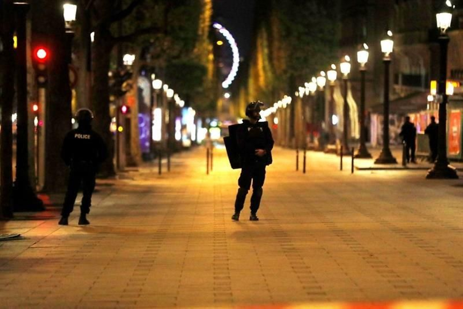 La policía vigila la zona del ataque.