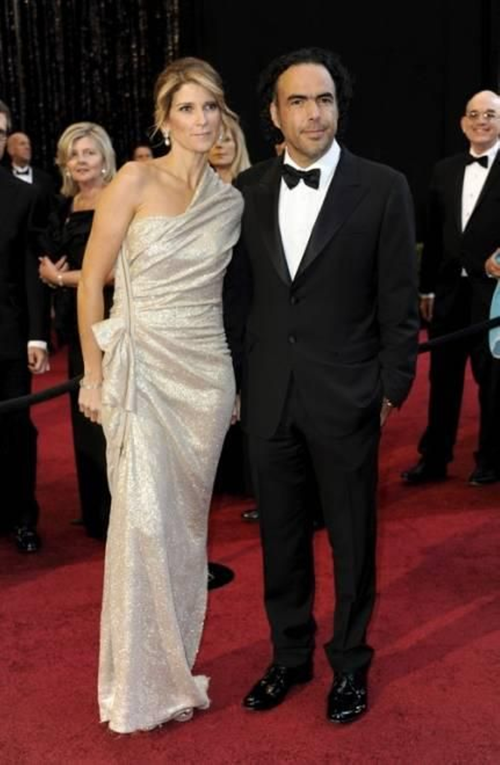 El director de cine mexicano Alejandro González-Iñarritu (dcha) y su esposa María Eladia Hagerman.