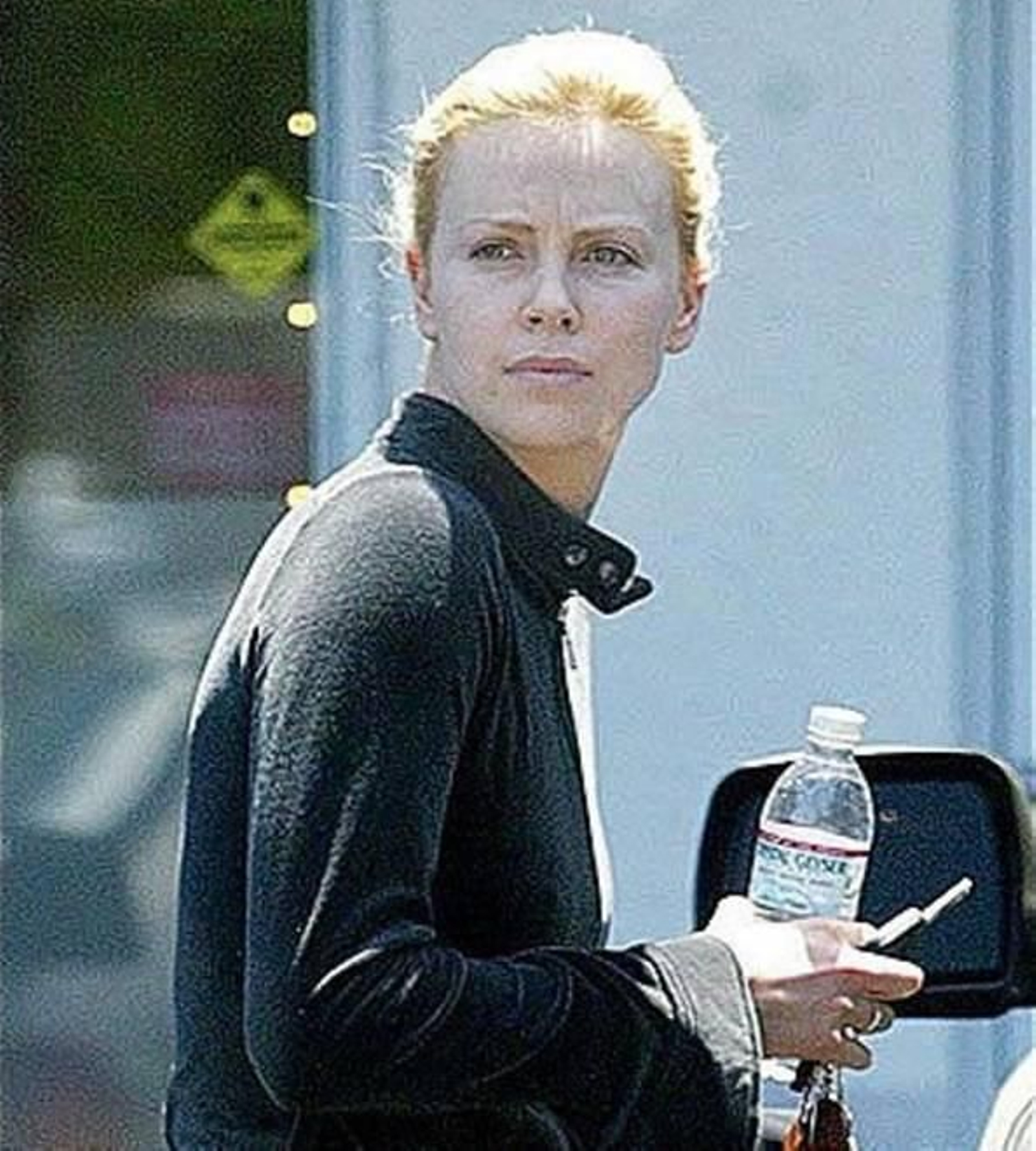 Charlize Theron sin maquillaje