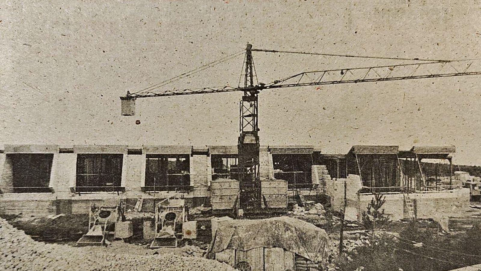 Obras del nuevo restaurante en Cabeza de Manzaneda.