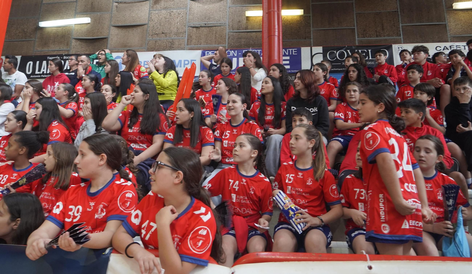 Galería | Porriño y Guardés se miden en el derbi femenino