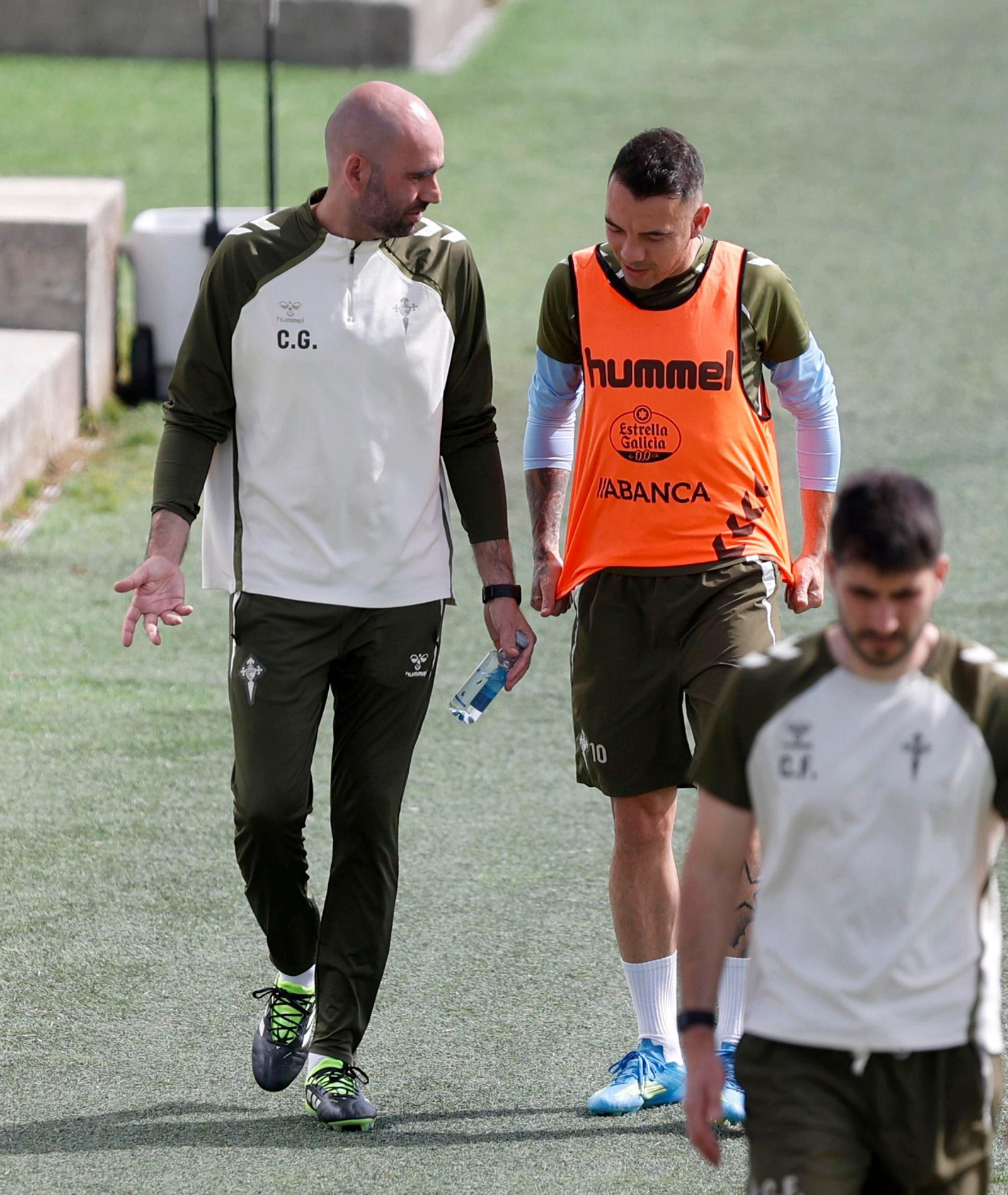 Galería | Aspas sonríe tras sellar su continuidad en el Celta