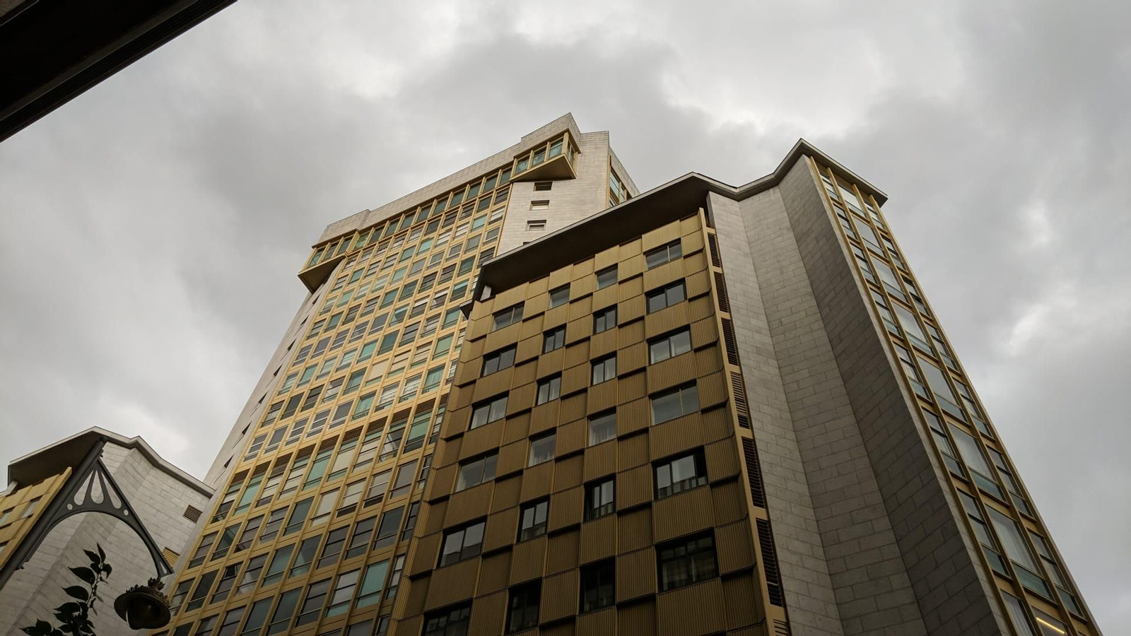 Instantes previos a la tormenta en Ourense