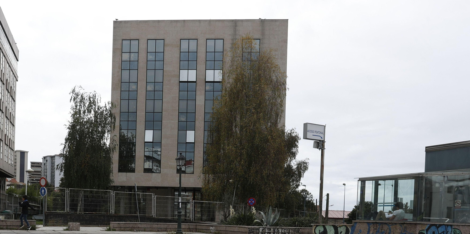 El edificio de la Audiencia y juzgados, que sería un CIS