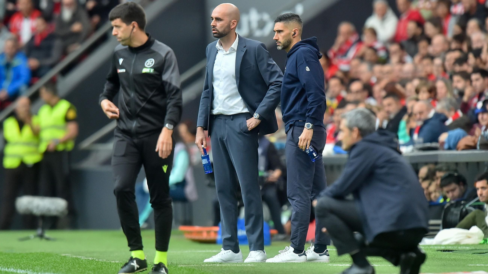 Claudio Giráldez fue algo más que un espectador en la despedida de Ernesto Valverde, al que admira.