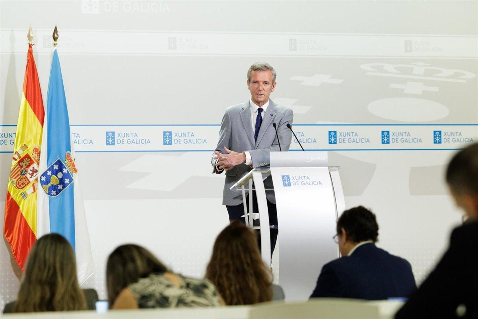 El presidente de la Xunta, Alfonso Rueda, después de aprobar los presupuestos en Consello.