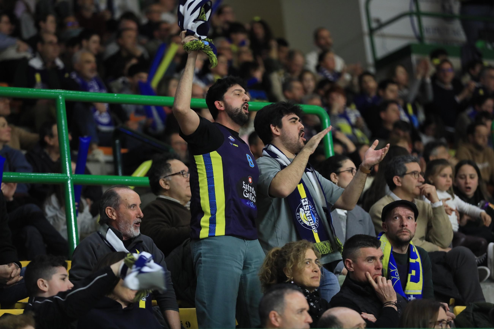Galería | El Pazo, a reventar para el derbi COB-Obradoiro