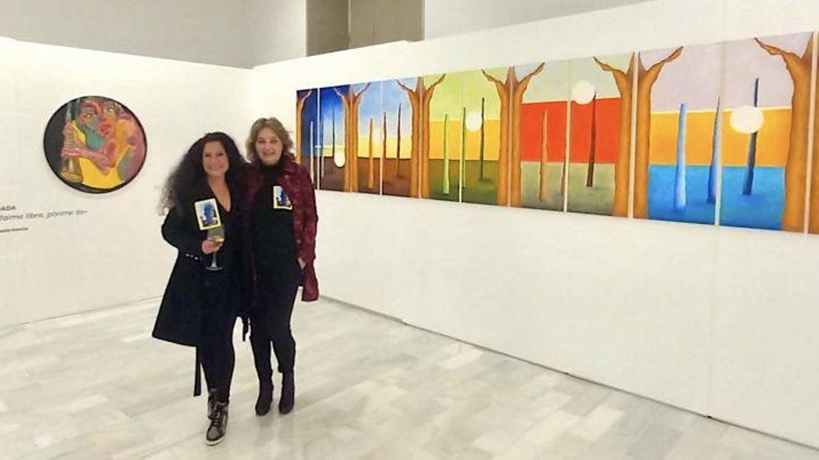 Ehlaba Carballo y Tareixa Taboada en la  inauguración.