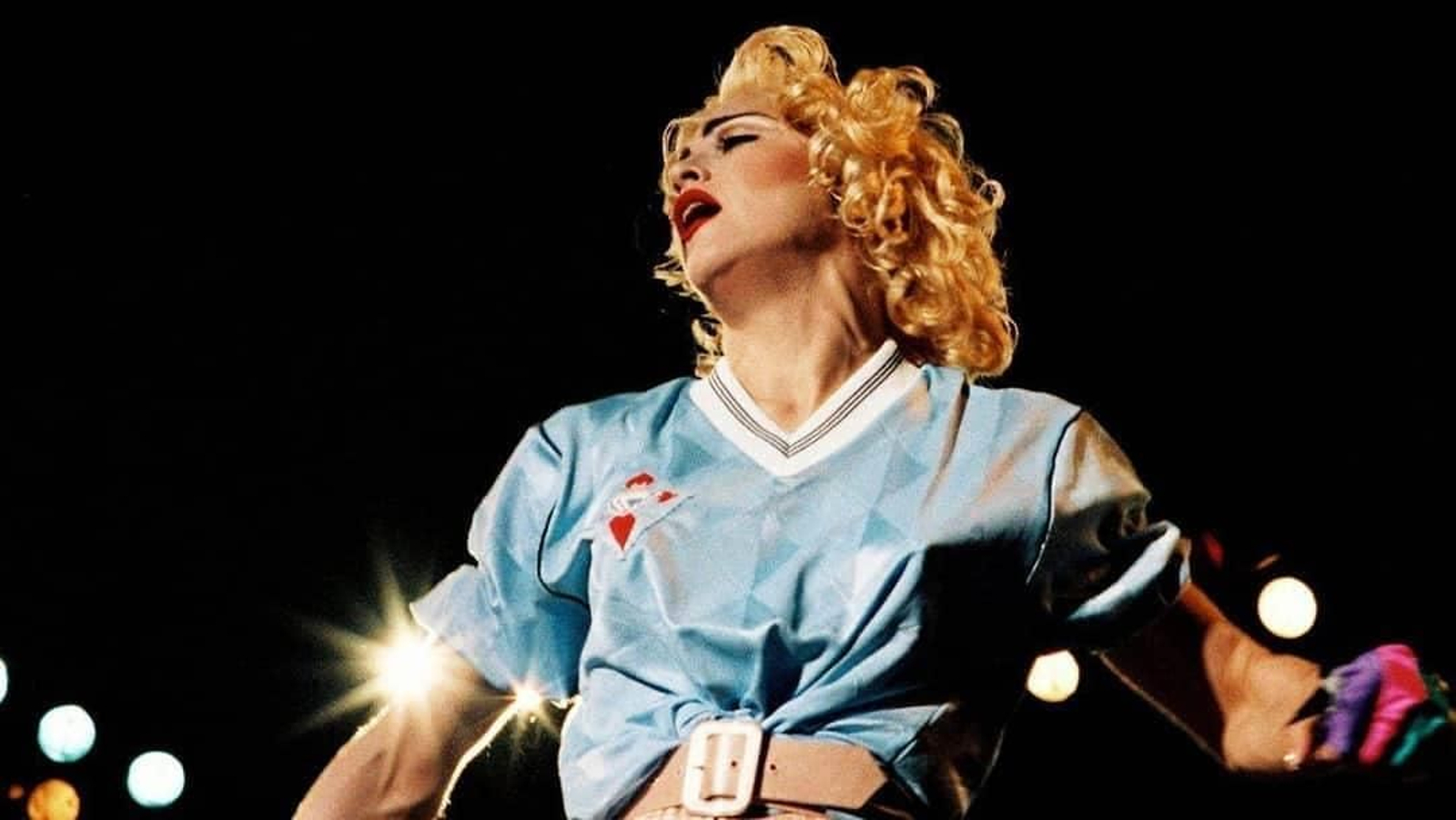 Madonna, con la camiseta del Celta, durante su concierto en Balaídos.