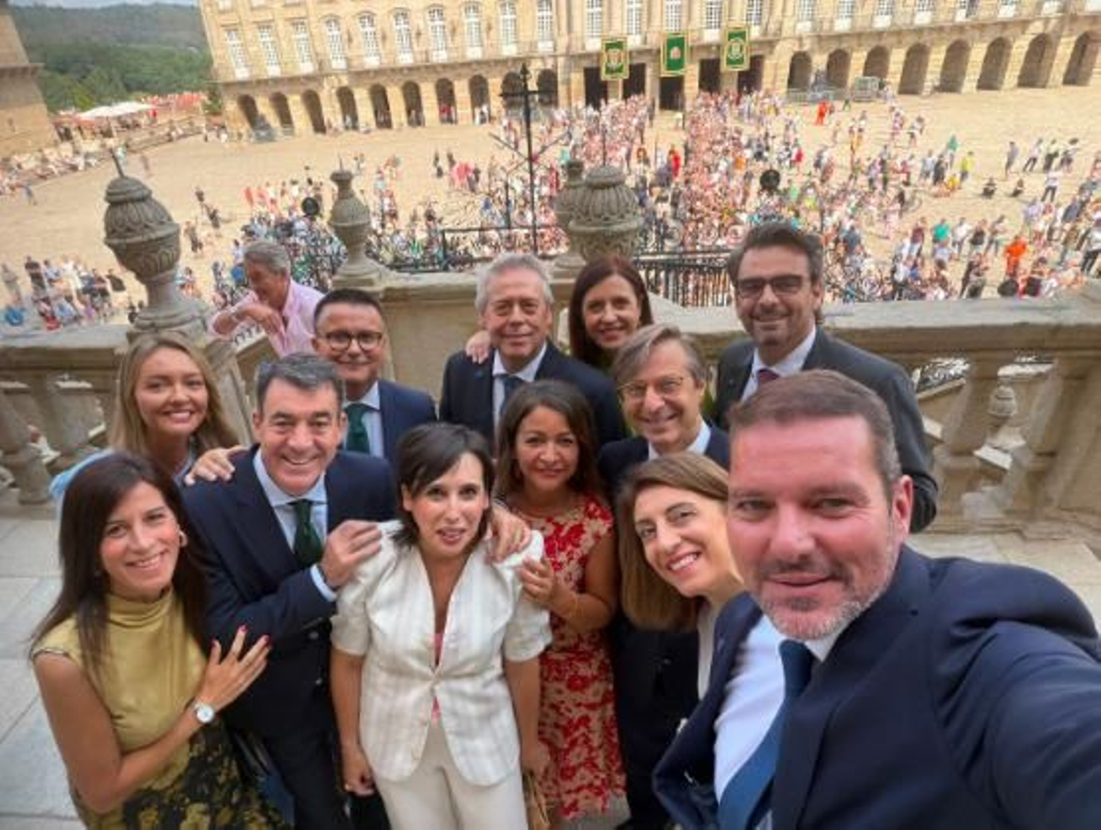 José López Campos, conselleiro de cultura de la Xunta, comparte un selfie con otros conselleiros.