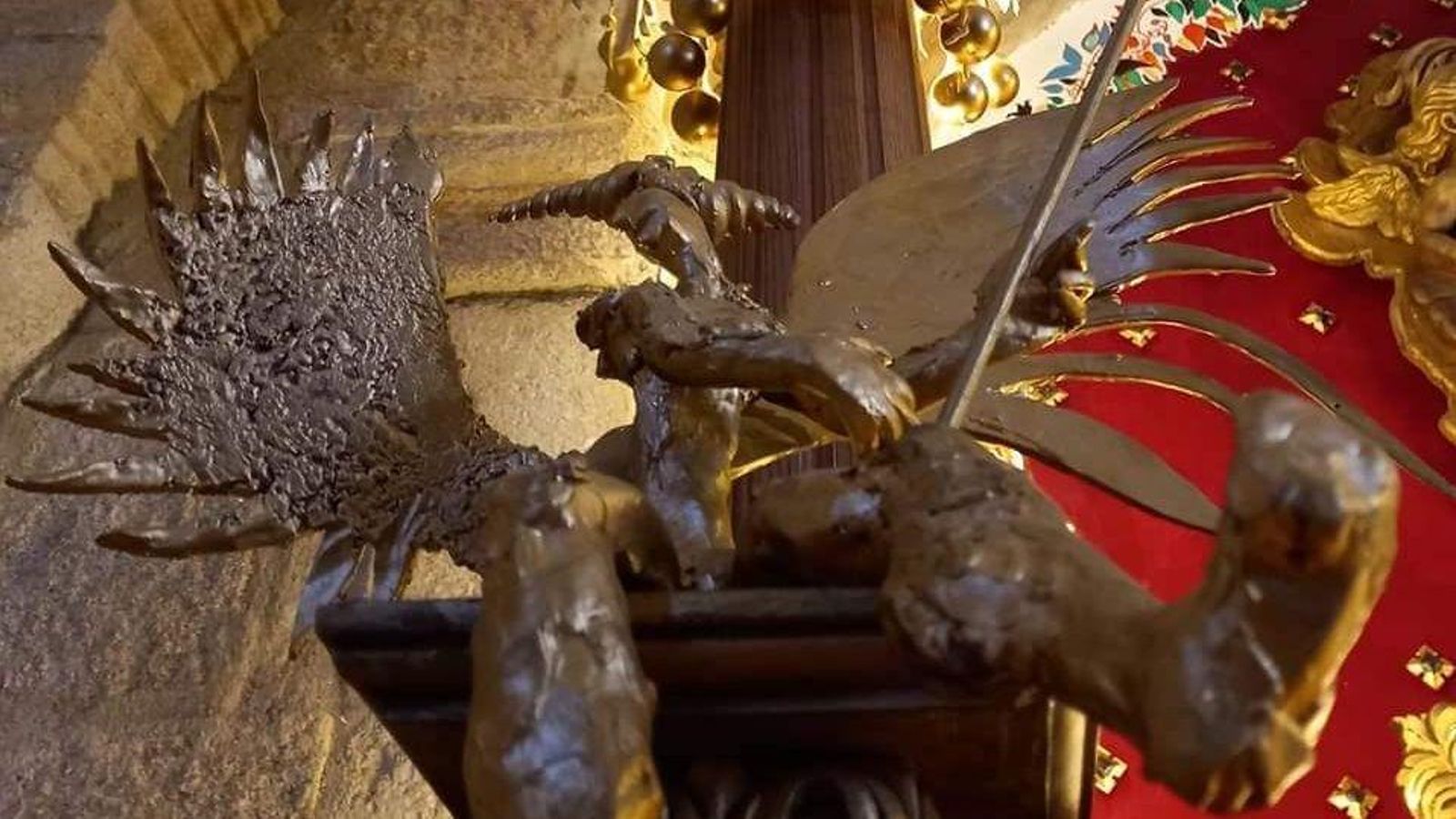 Estatua que forma parte de la "Capilla Barreira".