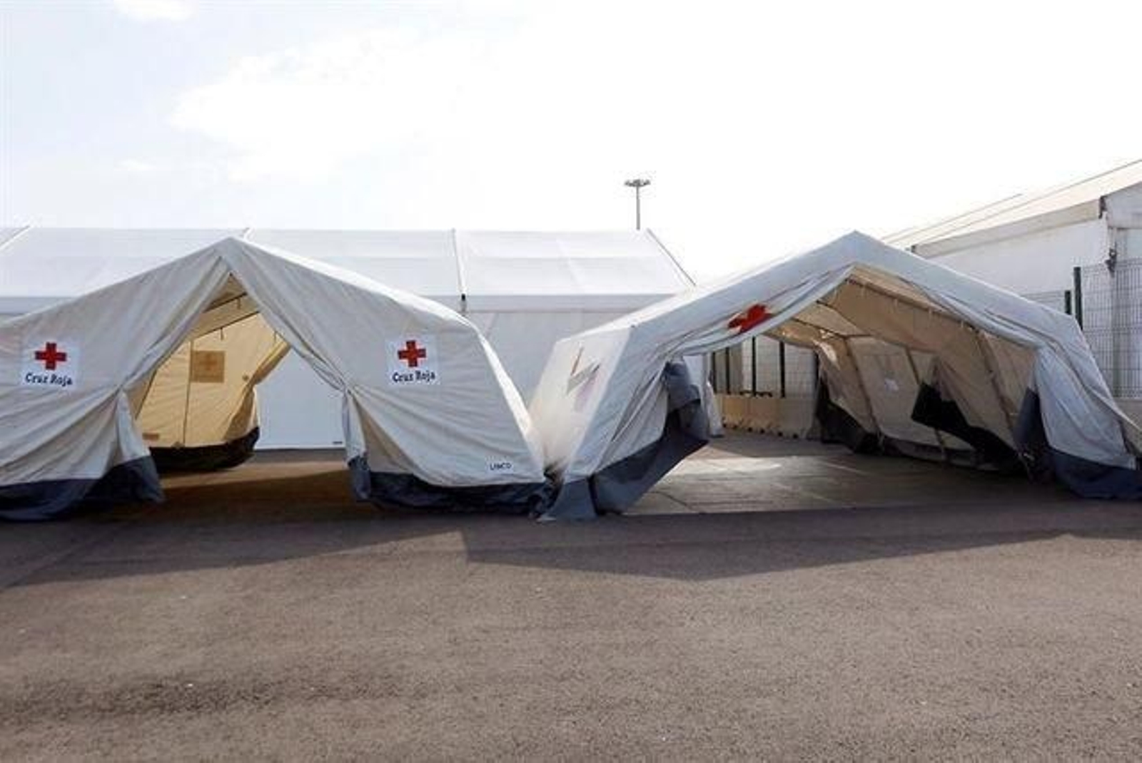 Preparativos en el muelle del puerto de Valencia.