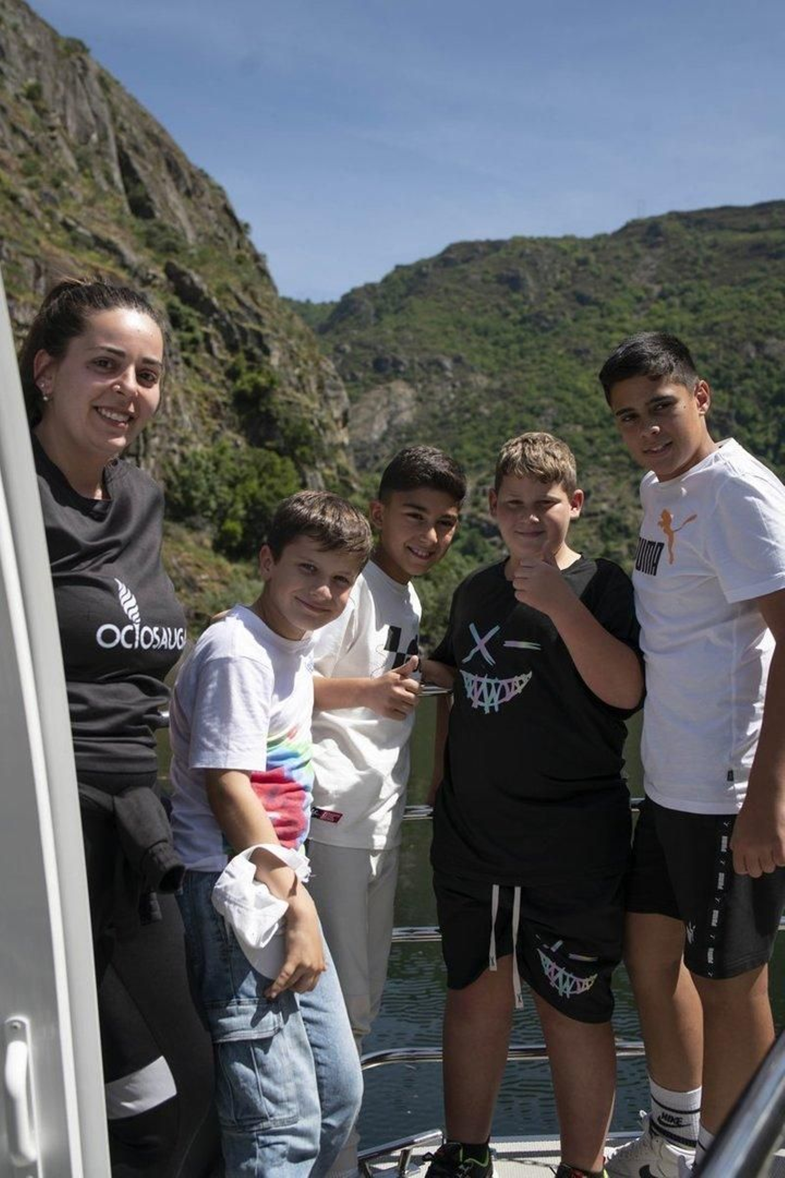 Jornada lúdica en la Ribeira Sacra de los colegios San Salvador de Arnoia y Concepción Arenal de Ourense.