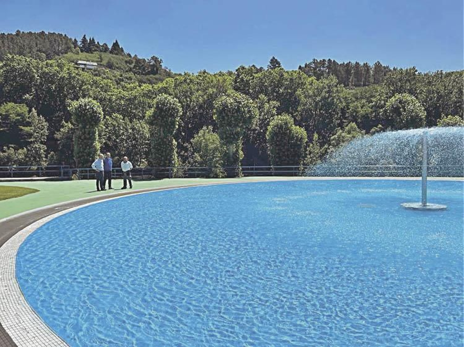 Las piscinas de Oira, preparadas para abrir.
