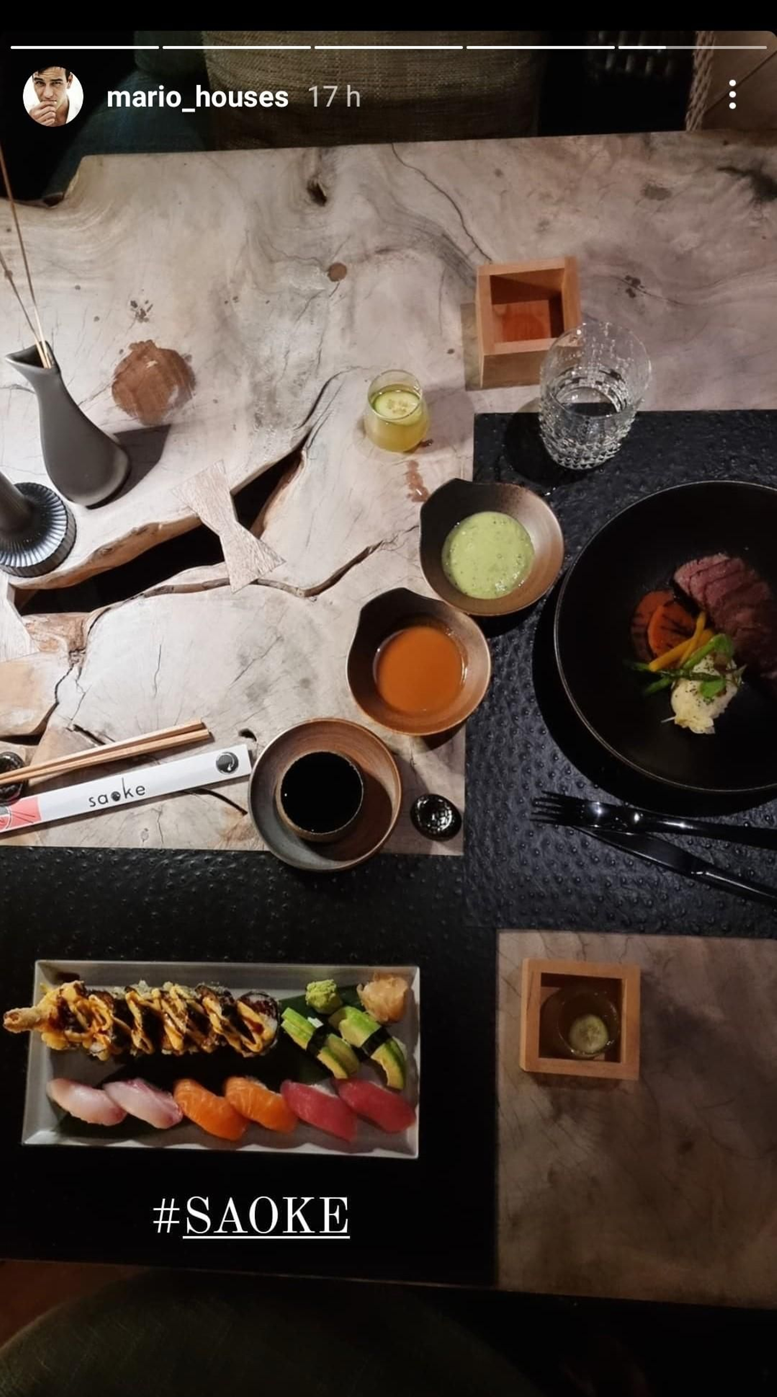 Cena de Mario Casas.