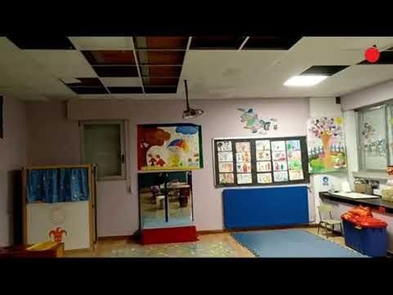 El CEIP Manuel Sueiro, cerrado por goteras