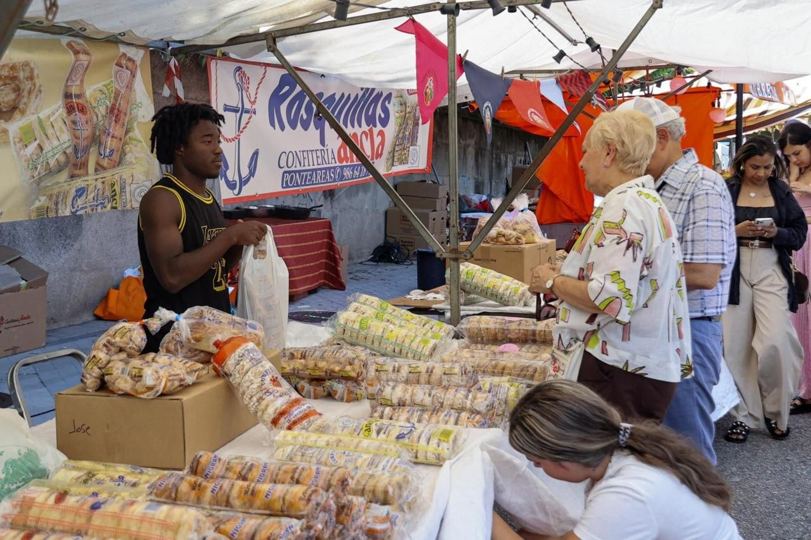 Galería | Vigo se vuelca con San Roque en una jornada marcada por el calor