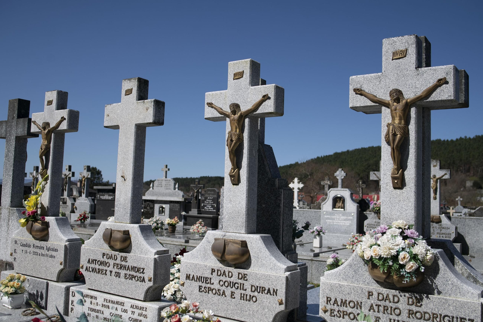 Galería | Así se encuentran los cementerios de Ourense tras ser saqueados
