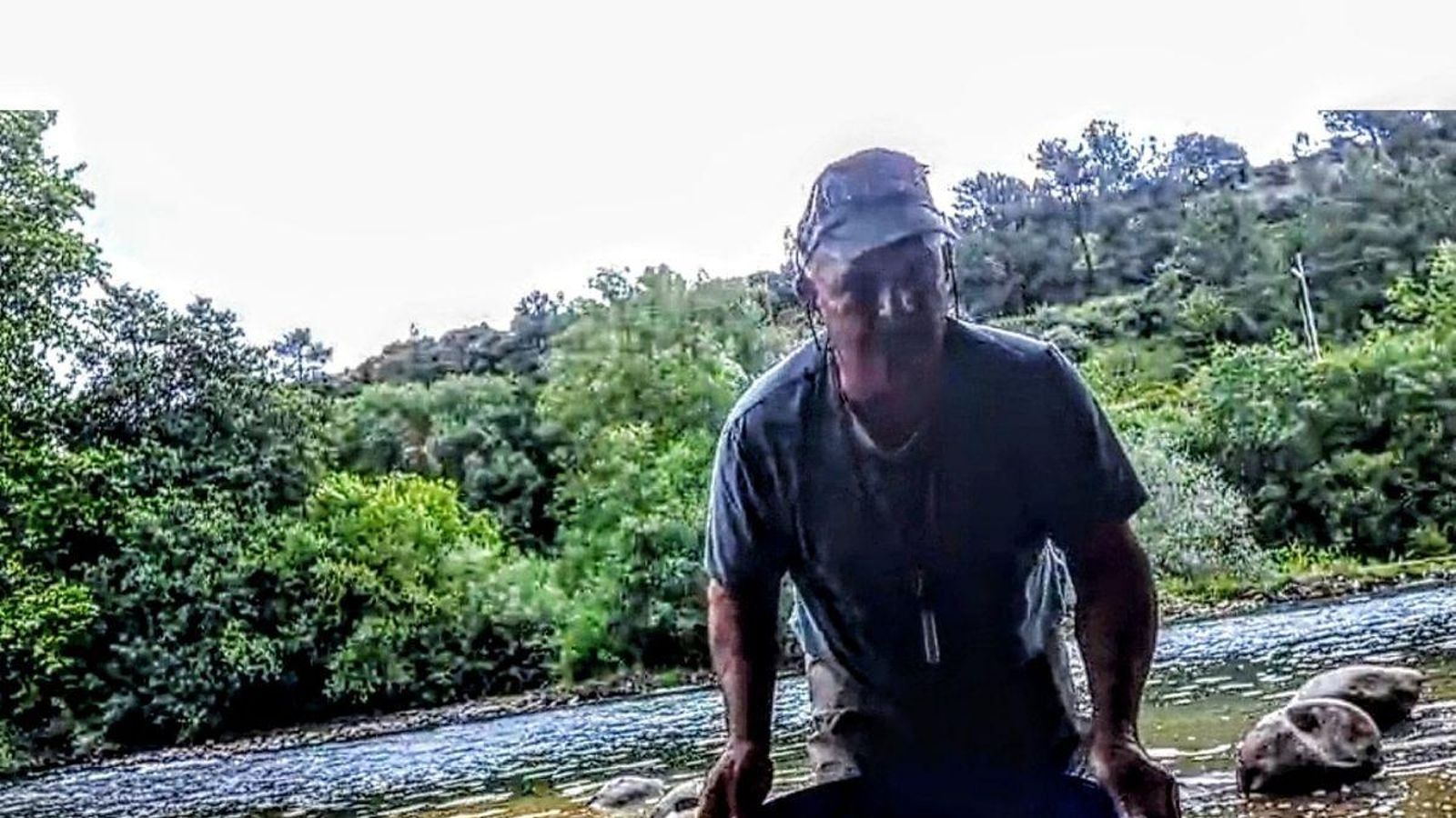 José Carlos Rodríguez bateando en el Sil, en O Barco.