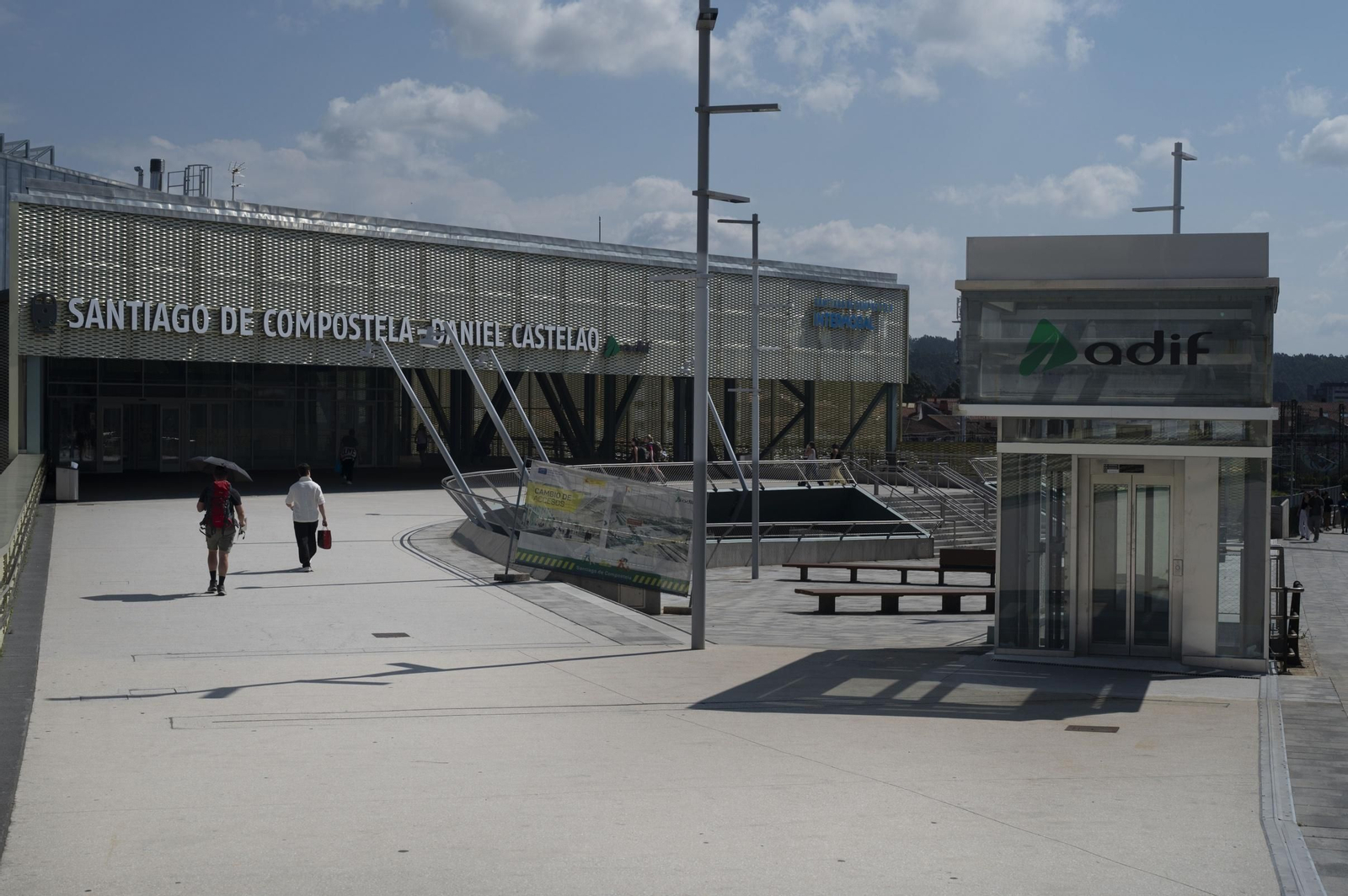 Galería | La estación intermodal de Santiago culmina con una moderna galería para los viajeros, en fotos