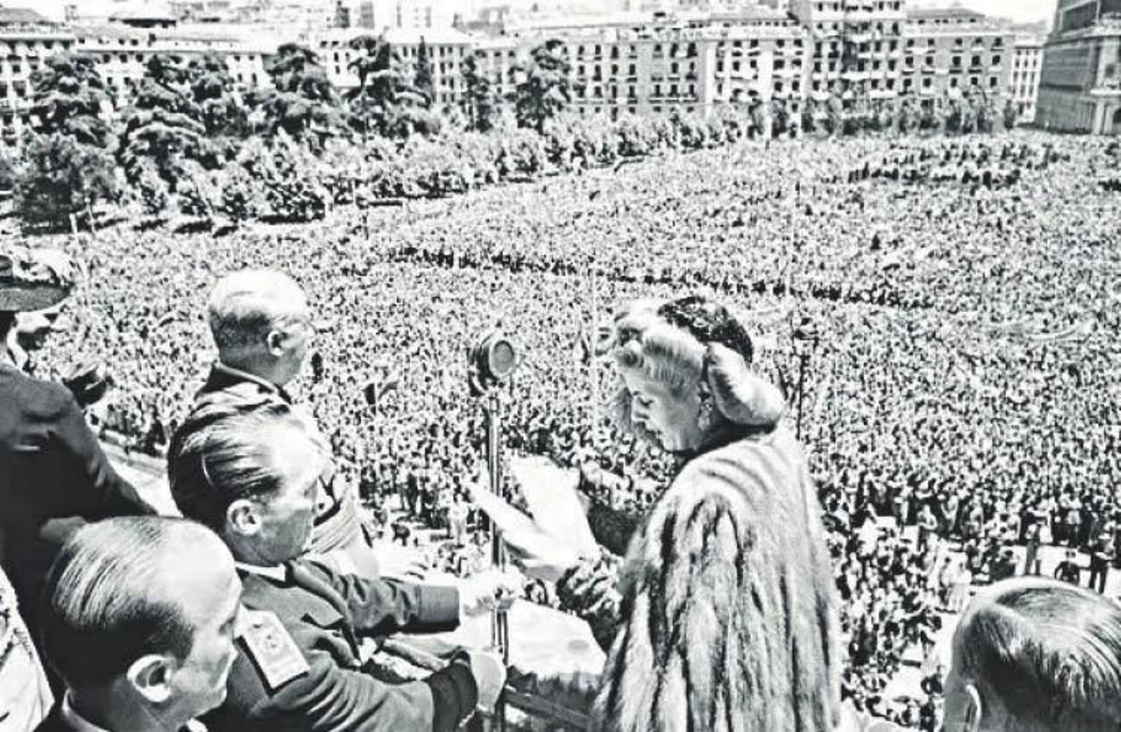 Eva Perón durante el recibimiento ofrecido por la ciudad de Madrid.