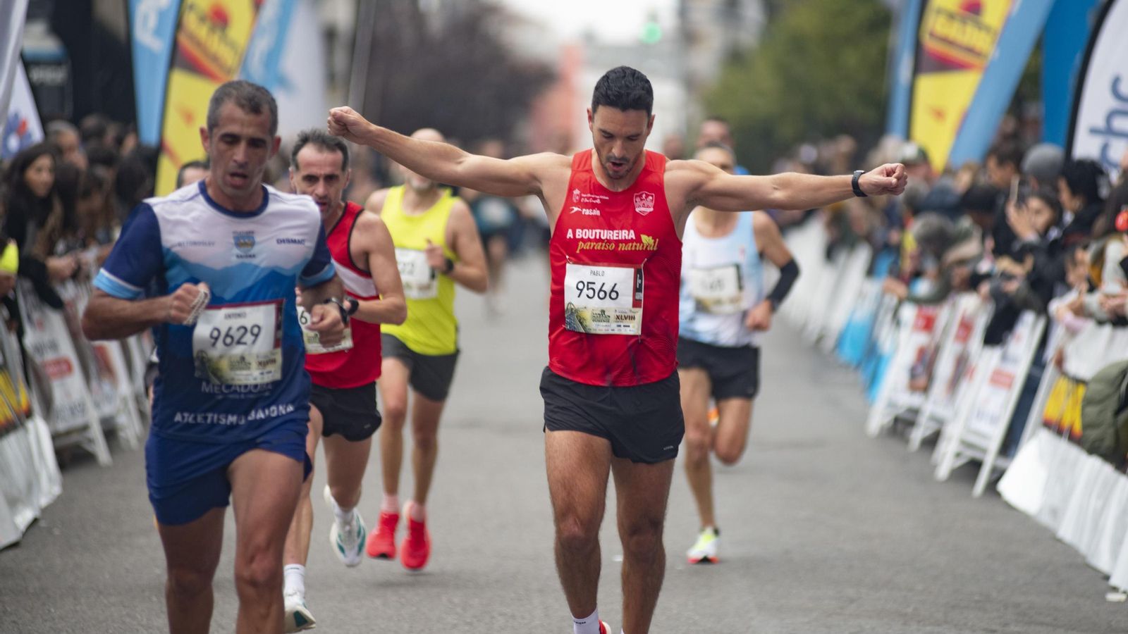 Galería | Ourense disfruta un año más de la Carrera de San Martiño