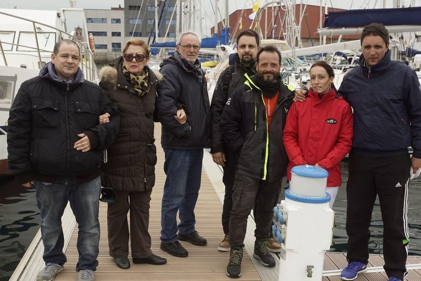 Los familiares y amigos reciben a Javier e Iván.