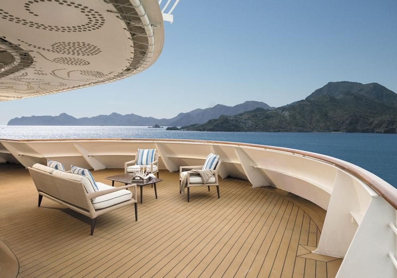 Terraza de una suite de uno de los barcos de Seven Seas
