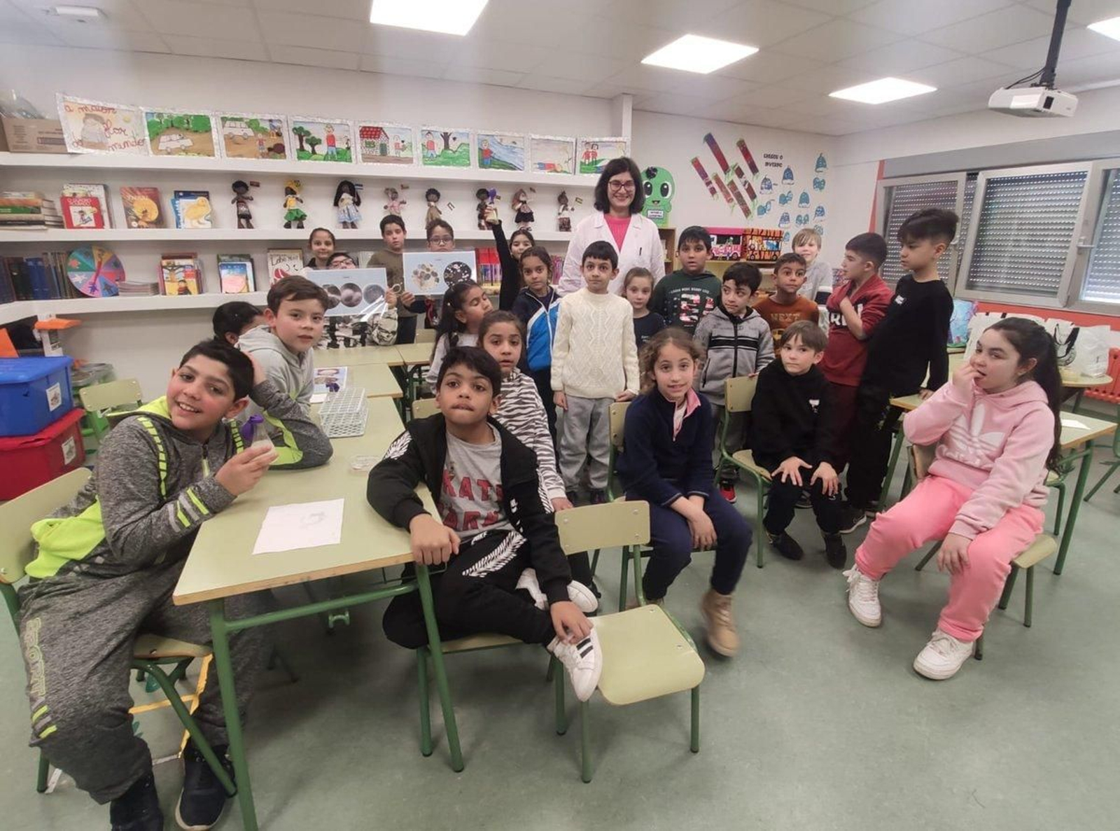 A actividade científica foi un éxito.