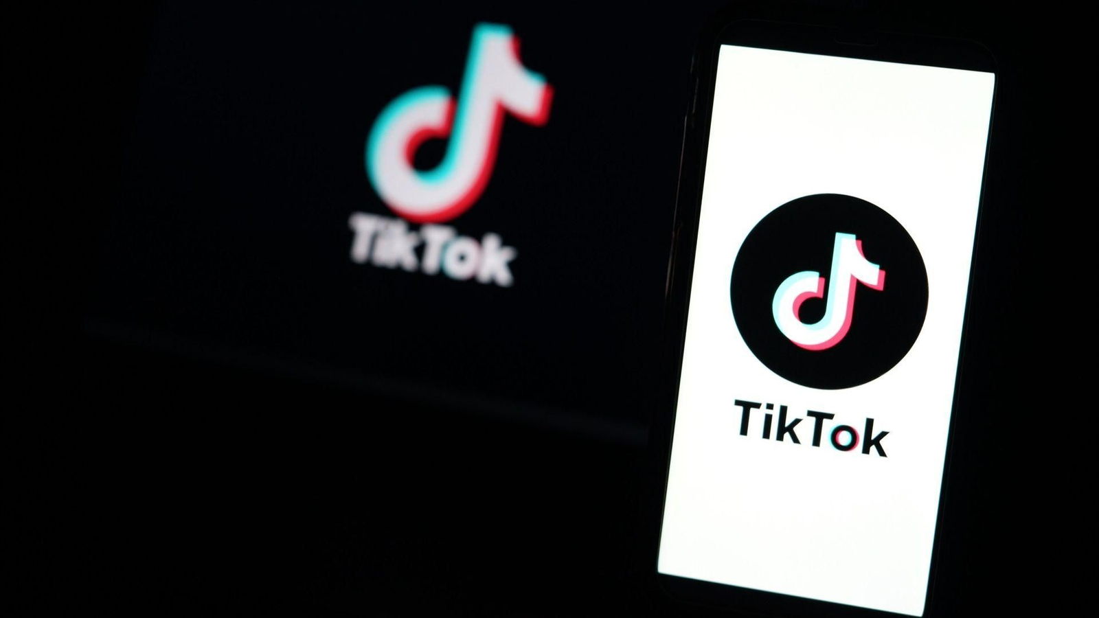 Logo de TikTok en una imagen de archivo. La Comisión Europea investiga a la red social por su diseño adictivo que podría afectar al bienestar de menores y usuarios vulnerables.