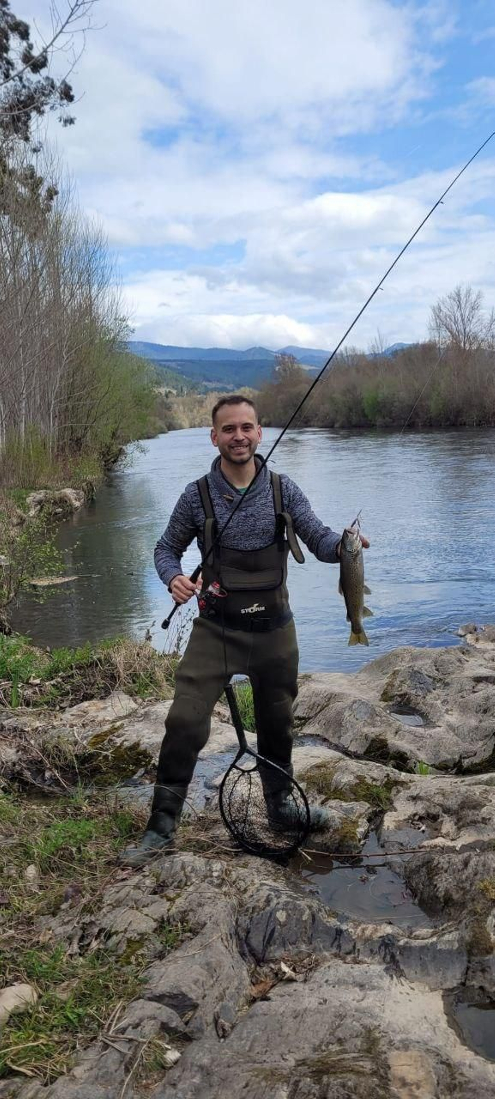 Primera captura de Héctor García, en el Sil en A Rúa.