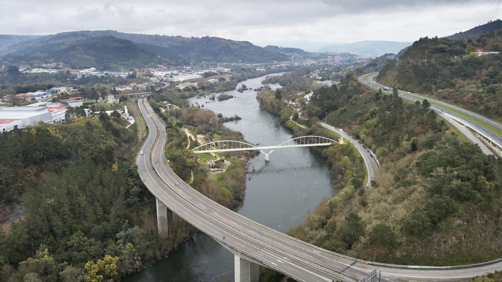 La Variante Norte permitiría el acceso de los conductores a la altura de las Termas de Outariz.