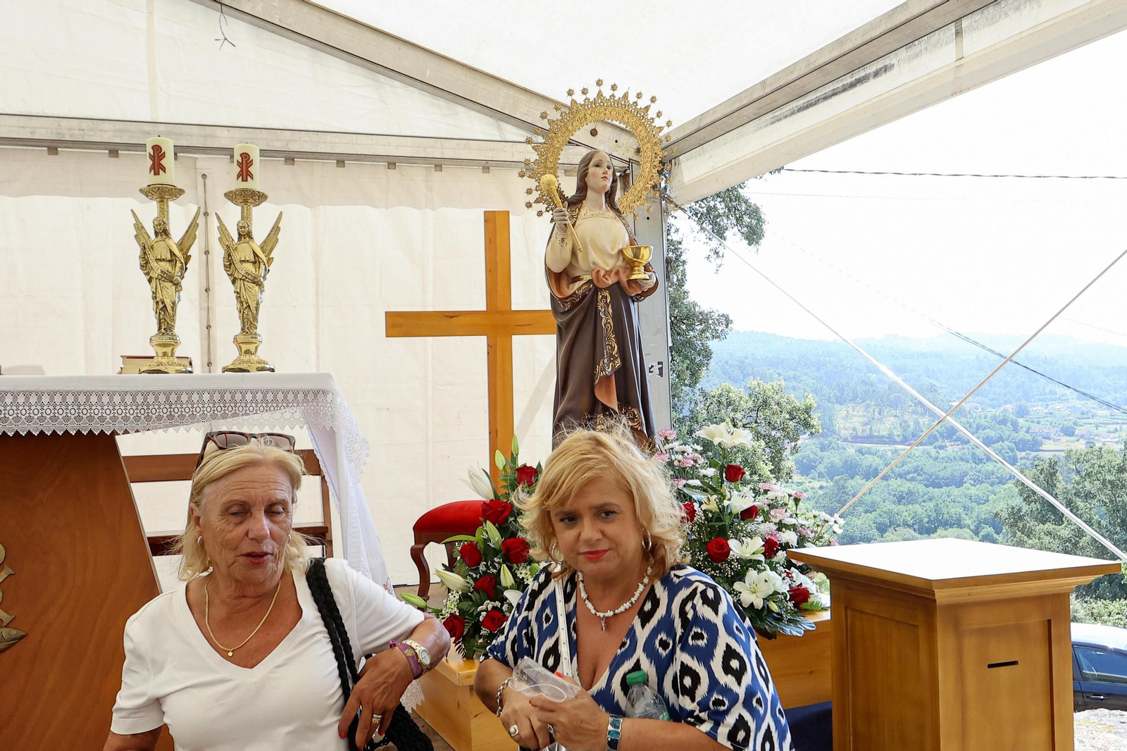 Galería | Ribarteme procesiona a Santa Marta sin "caixóns"