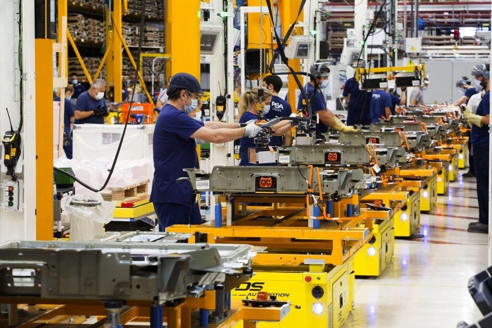 Taller de baterías en la factoría de Stellantis Vigo.