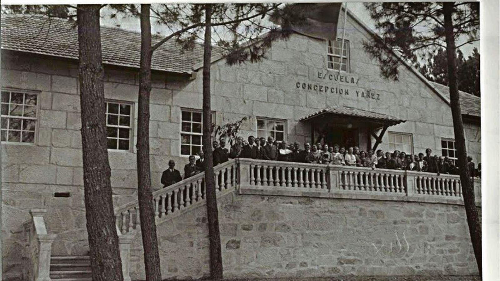 Foto Villar Inauguración de la escuela de Freas das Eirás. 1935.