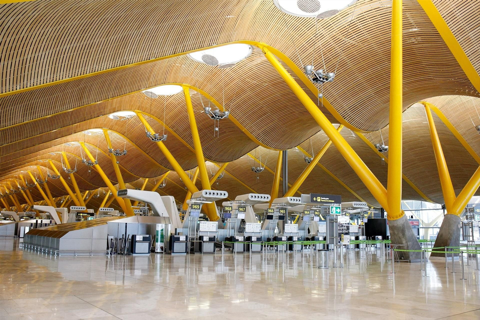 Interior de la T4 del aeropuerto de Madrid
