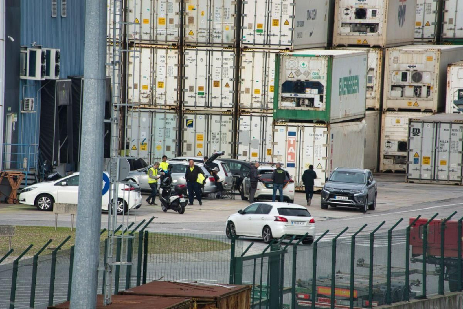 Imagen del operativo cuando se halló el anterior alijo de media tonelada de cocaína que iban en el “Izmit Express”.