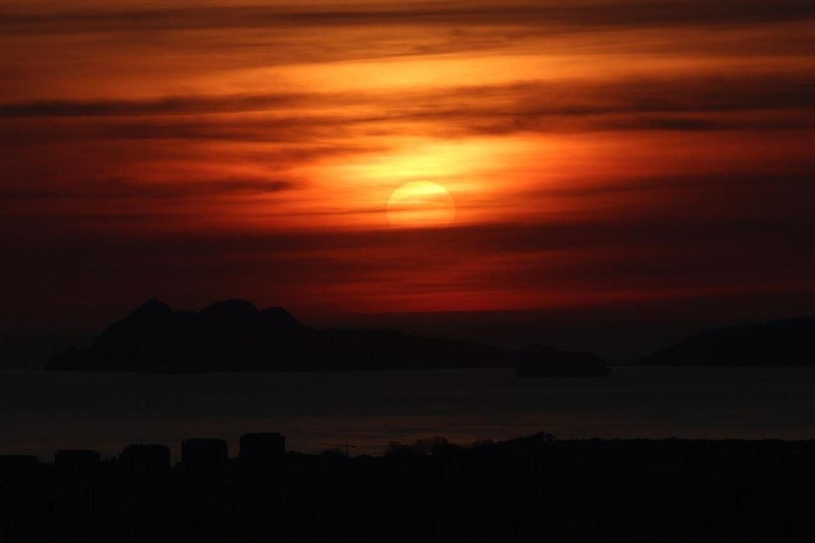 Galería | Los días más largos en Vigo regalan espectaculares puestas de sol