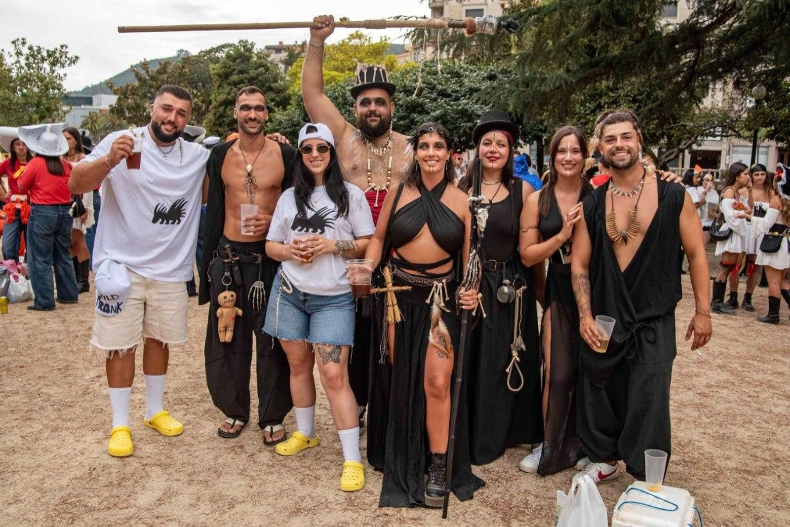 Galería | Coloridos disfraces visten las calles de Redondela